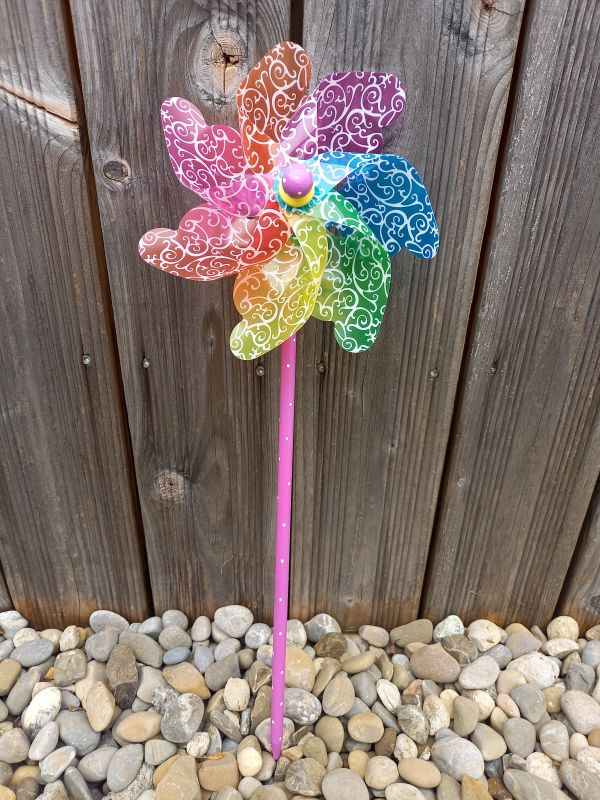 Windrad * 17 cm * Holzstil und -kugel handbemalt * Gartenstecker * Kinder * Deko * Regenbogen